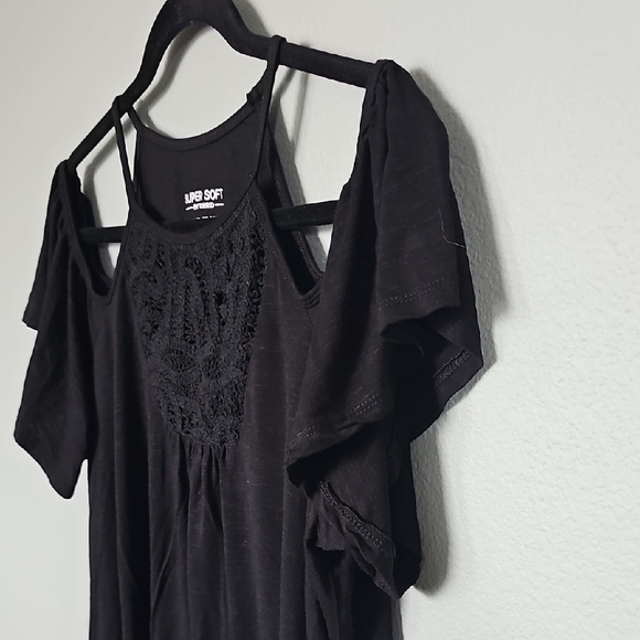 Torrid Casual Super Soft Slub High Neck Black Crochet Cold Shoulder Top XL - Picture 7 of 11